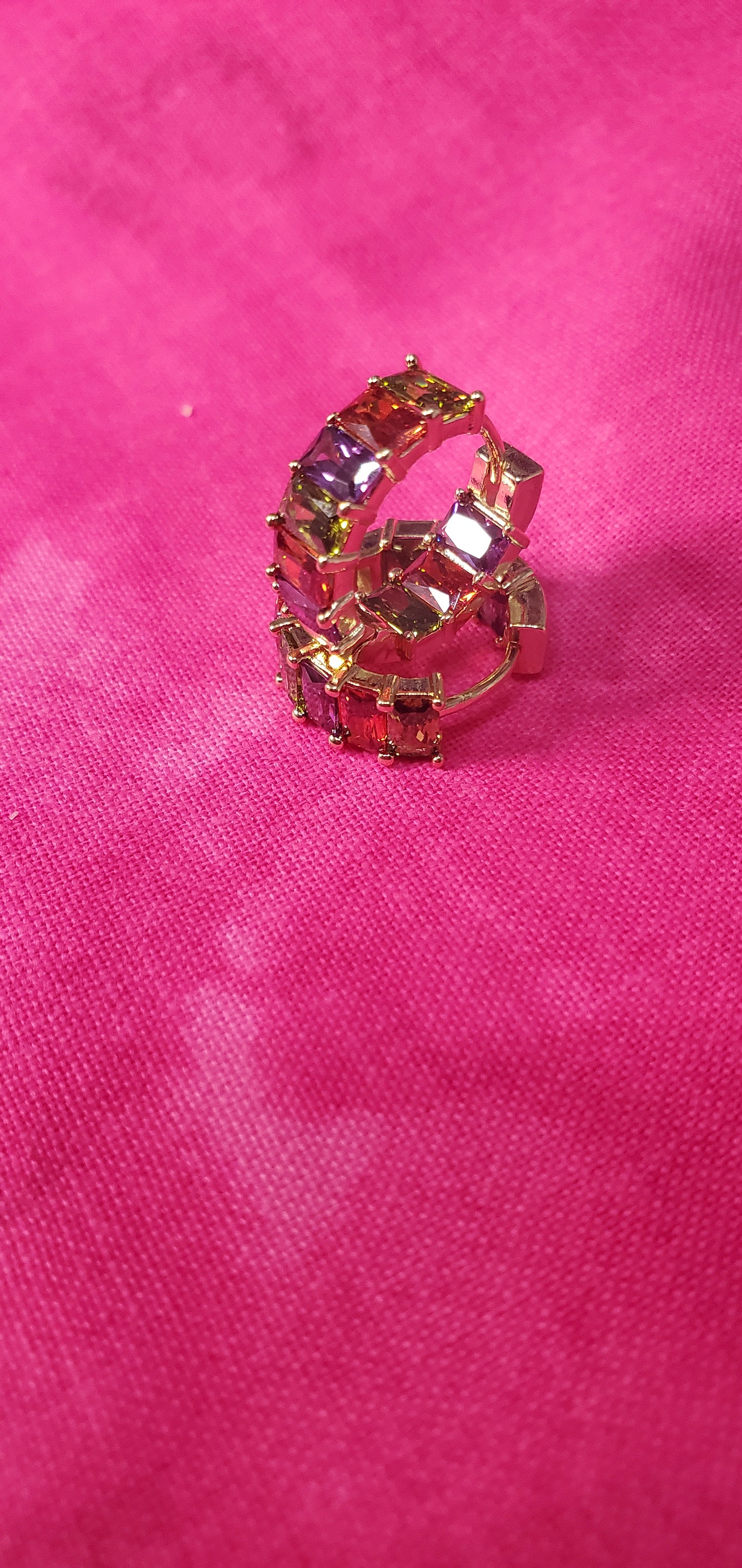 Aretes Huggie Hoop de Oro Laminado