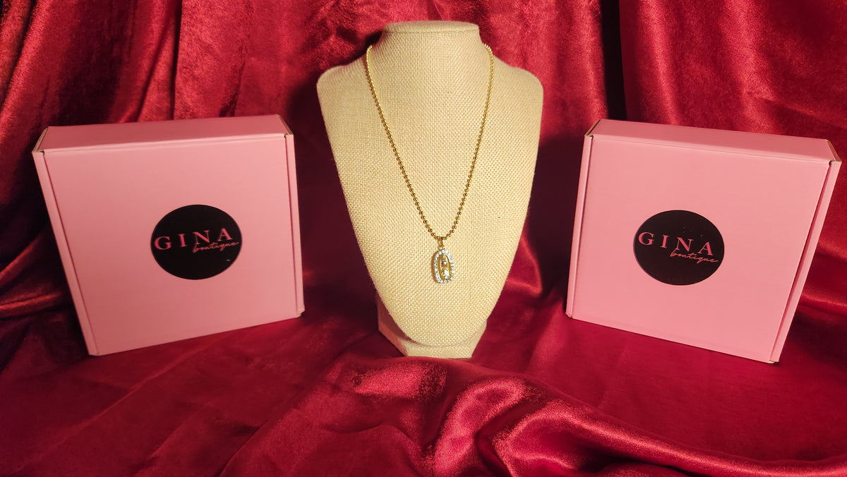 Gold-platted virgin mary pendant necklace