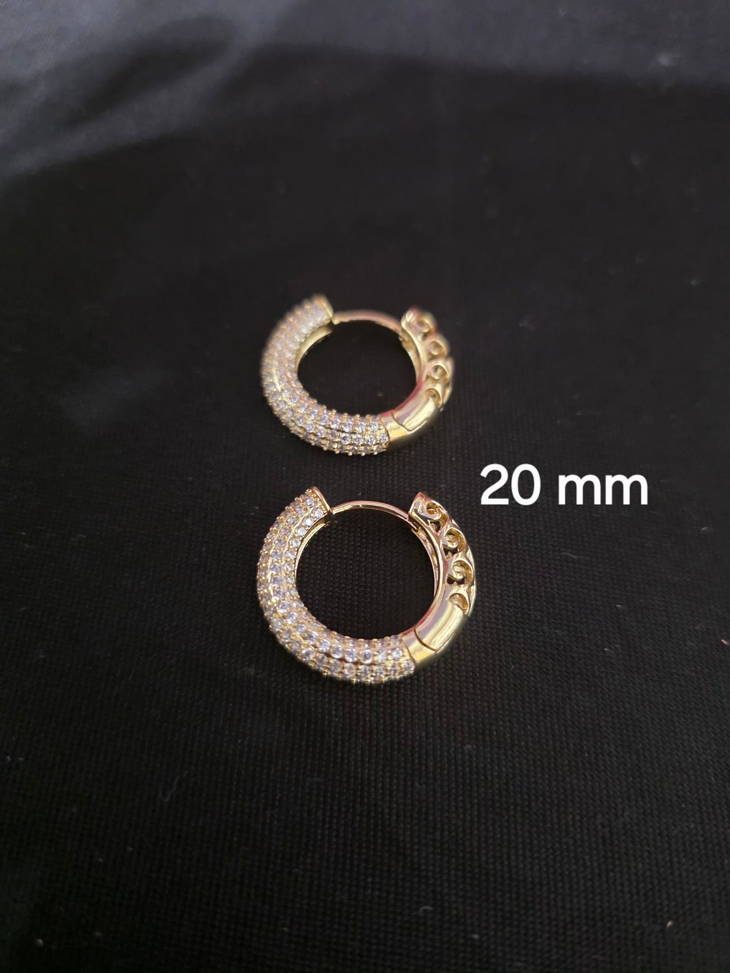 20mm Gold Huggie Hoop Earrings