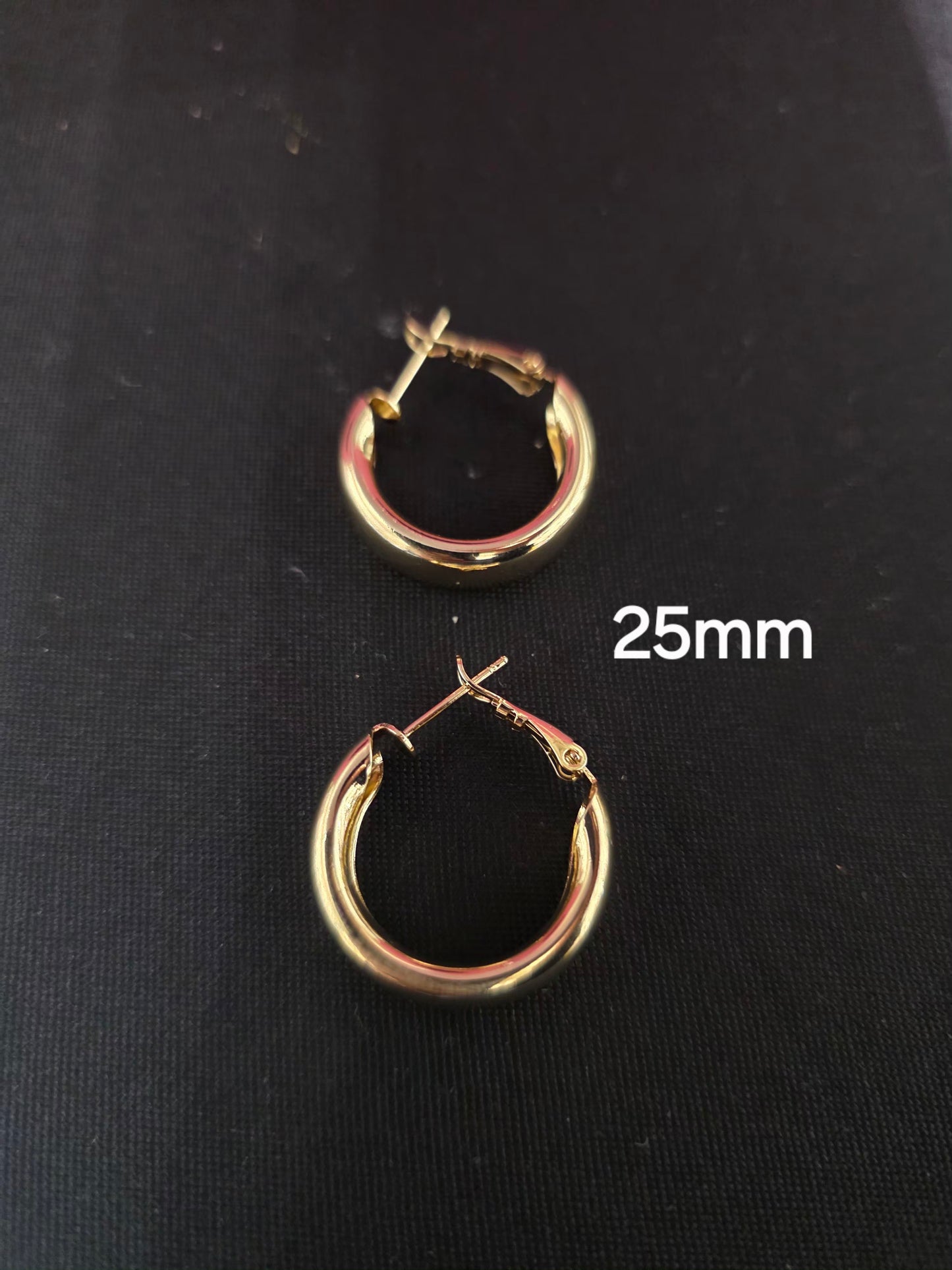 Geometric hoop earrings