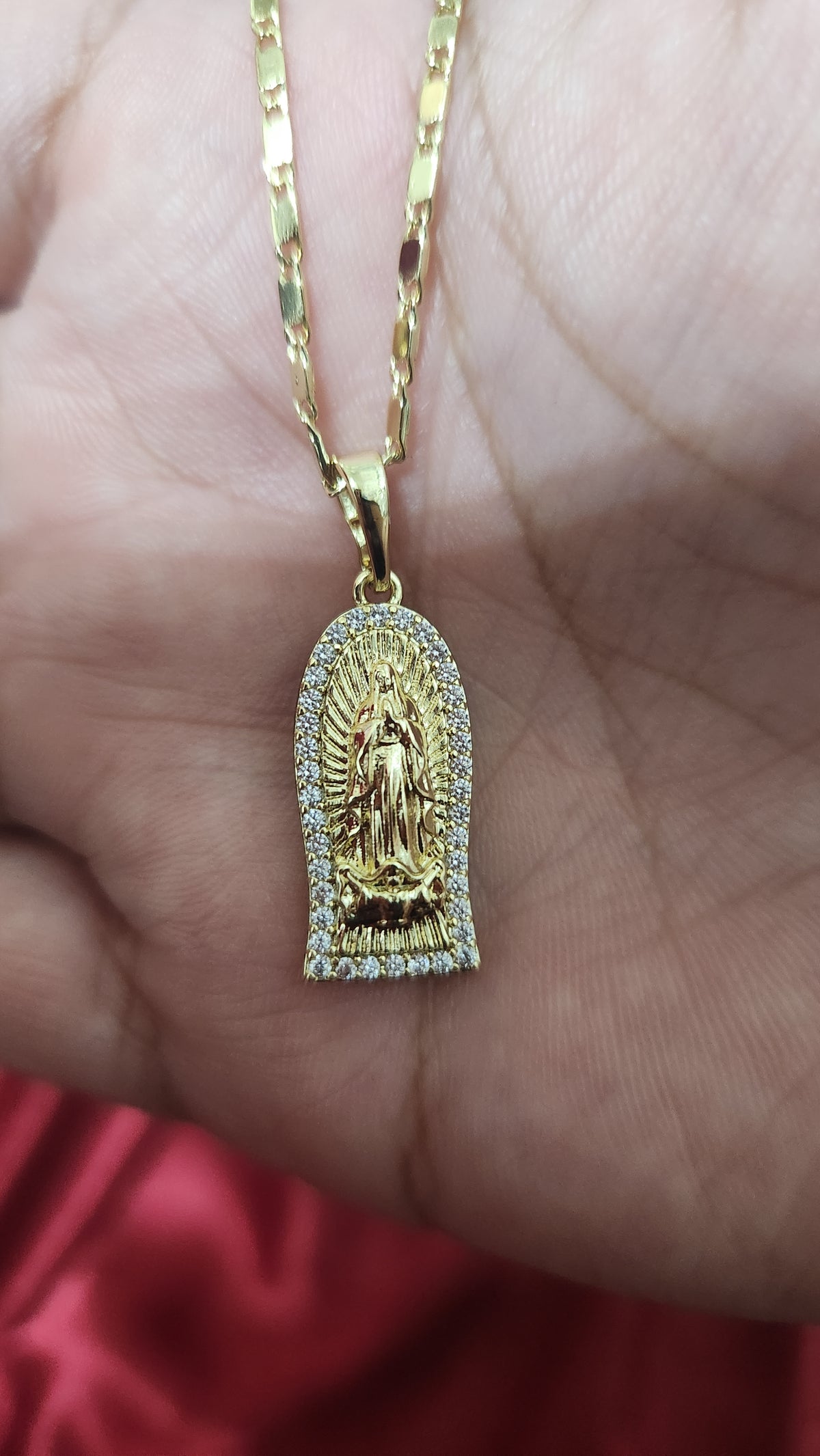 Gold platted virgin Mary frame necklace
